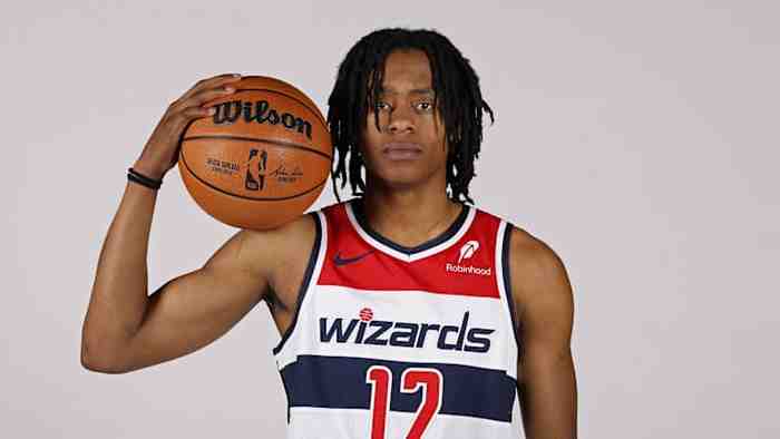 新秀年865万美元年薪，他却连项链都不买！NBA最清醒的年轻人